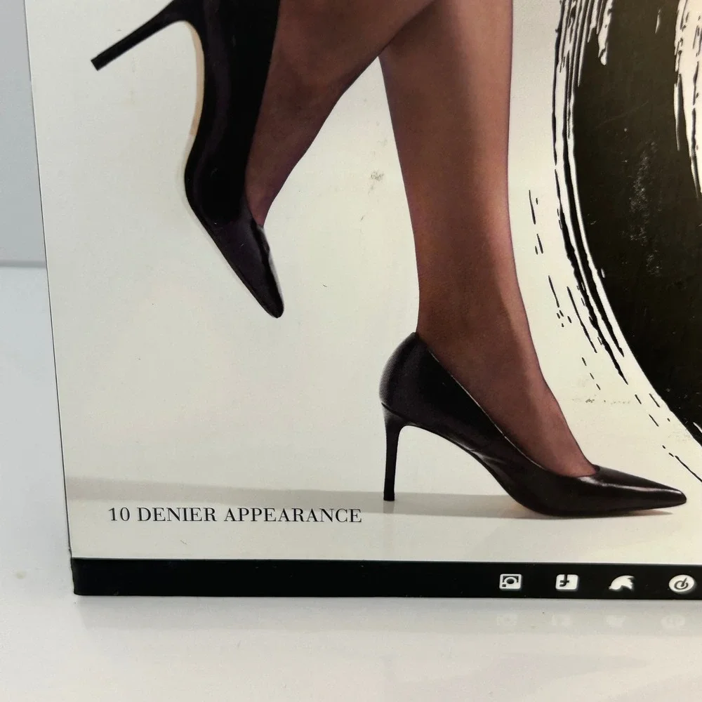 Natori‎ Soft Suede Ultra Sheer Pantyhose Medium Nude 10 Denier Appearance